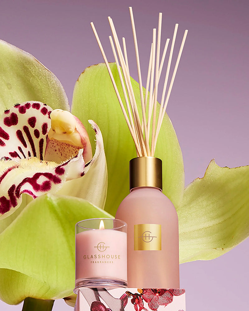 GLASSHOUSE FRAGRANCES RADIANCE IN BLOOM TUBEROSE & ORCHID CANDLE 2.1 OZ